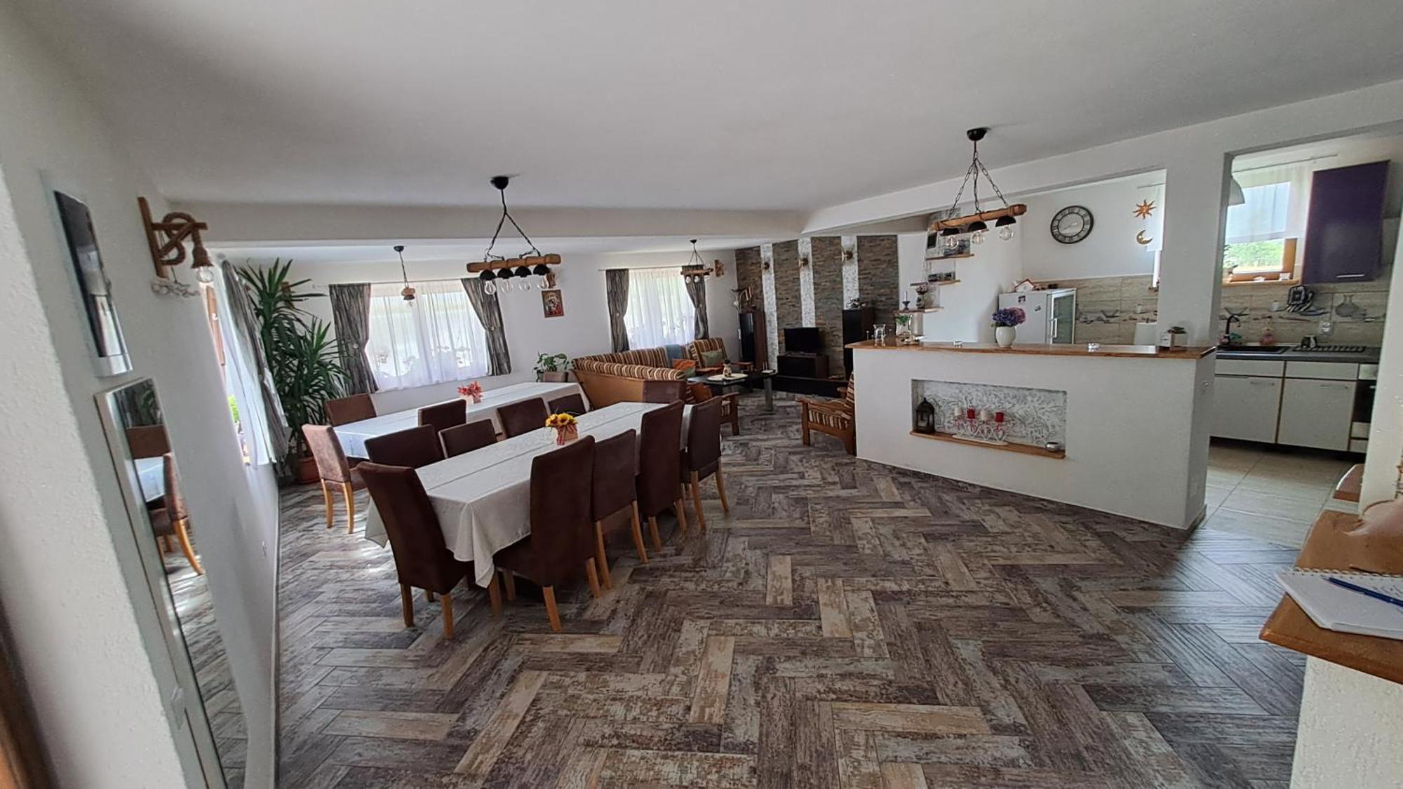 Vis Implinit Hotel Cîrţişoara Eksteriør billede